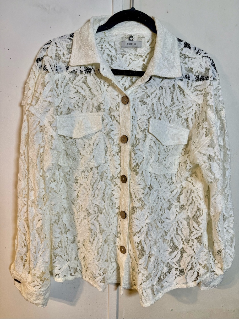 Cupio Cream Lace Button-Front Shirt with Wooden Buttons